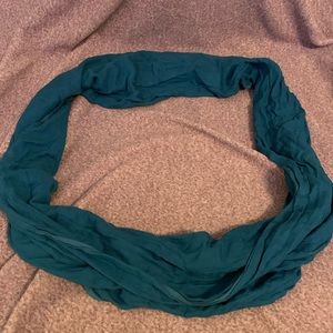 Infinity scarf